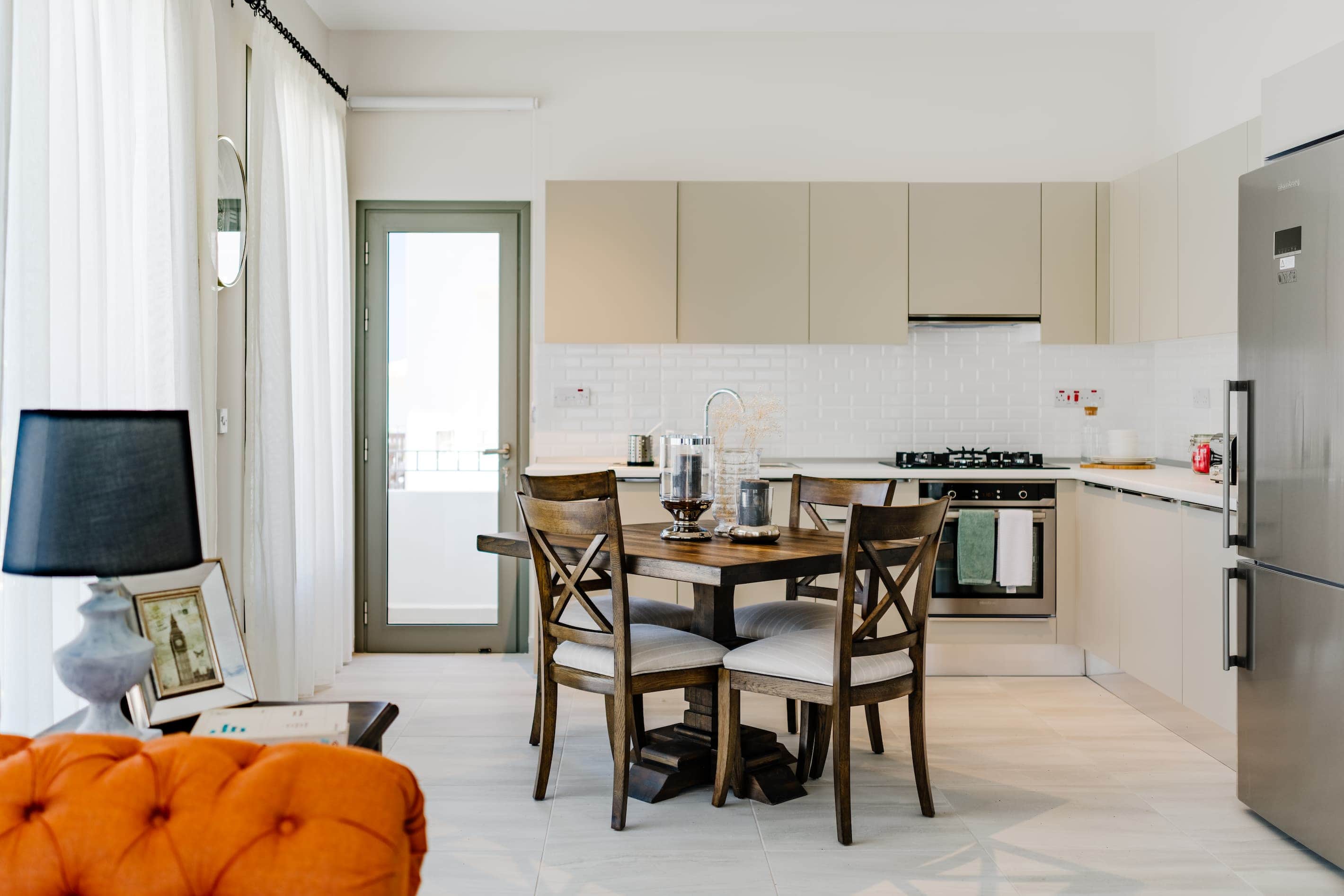 2+1, Ground Floor